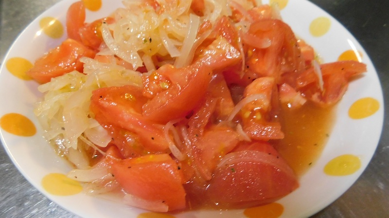 岐阜県の無農薬トマトのサラダ