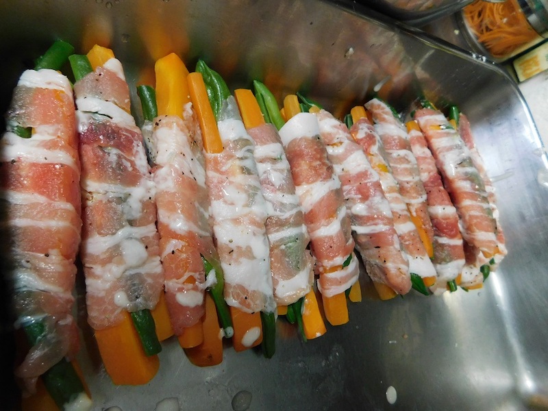野菜とチーズの肉巻きフライ