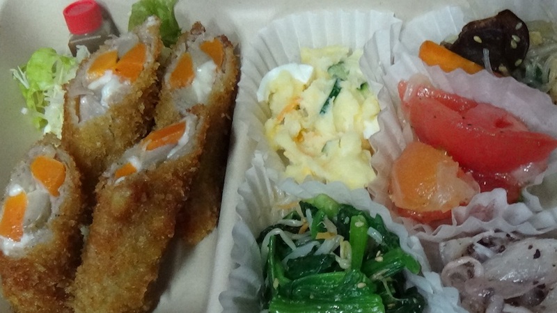 野菜とチーズの肉巻きフライ