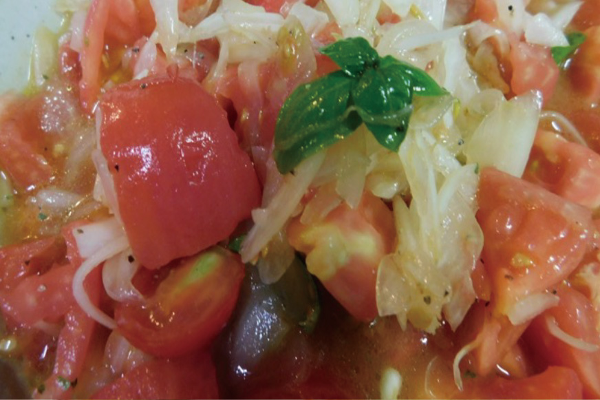 トマトと玉ねぎのバジルサラダ